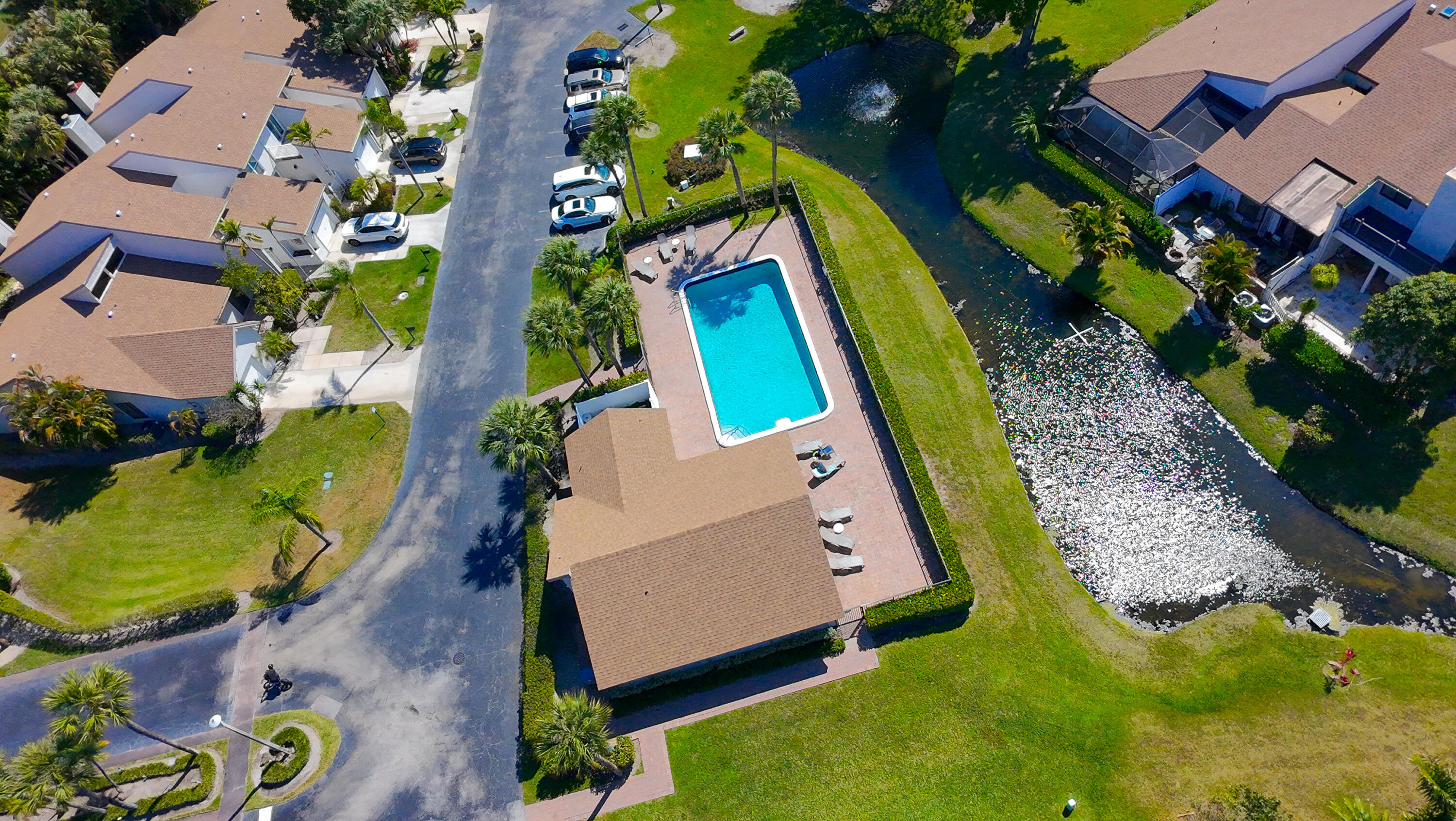 CANARY PALM CLUB - Residential