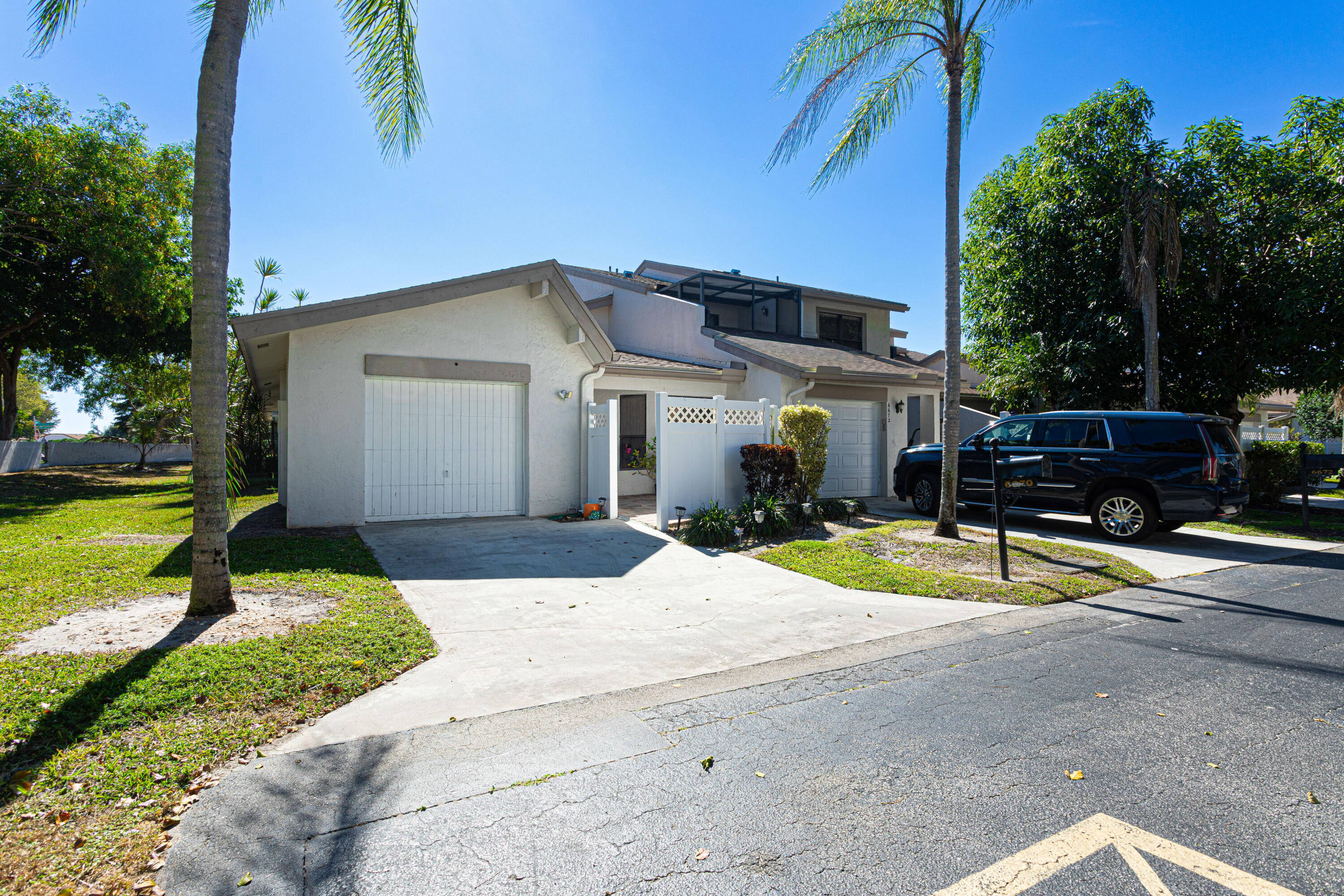 6670 Canary Palm Circle