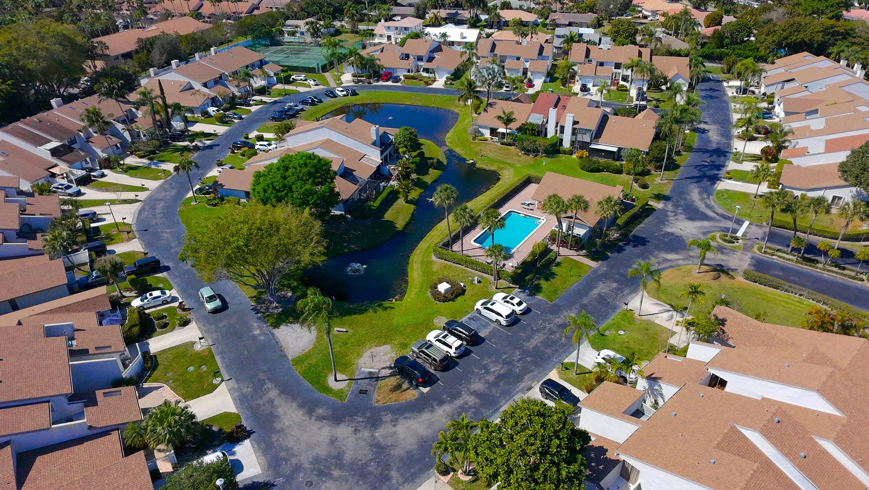 CANARY PALM CLUB - Residential