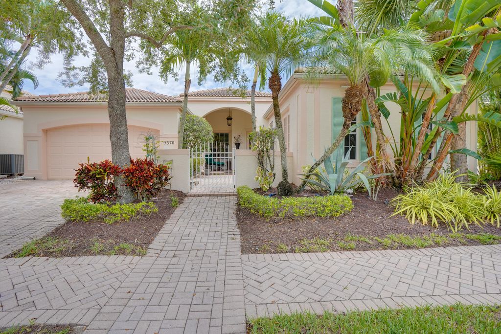 Photo of 9370 W Maiden Court, Vero Beach, FL 32963 (MLS # R11104671)