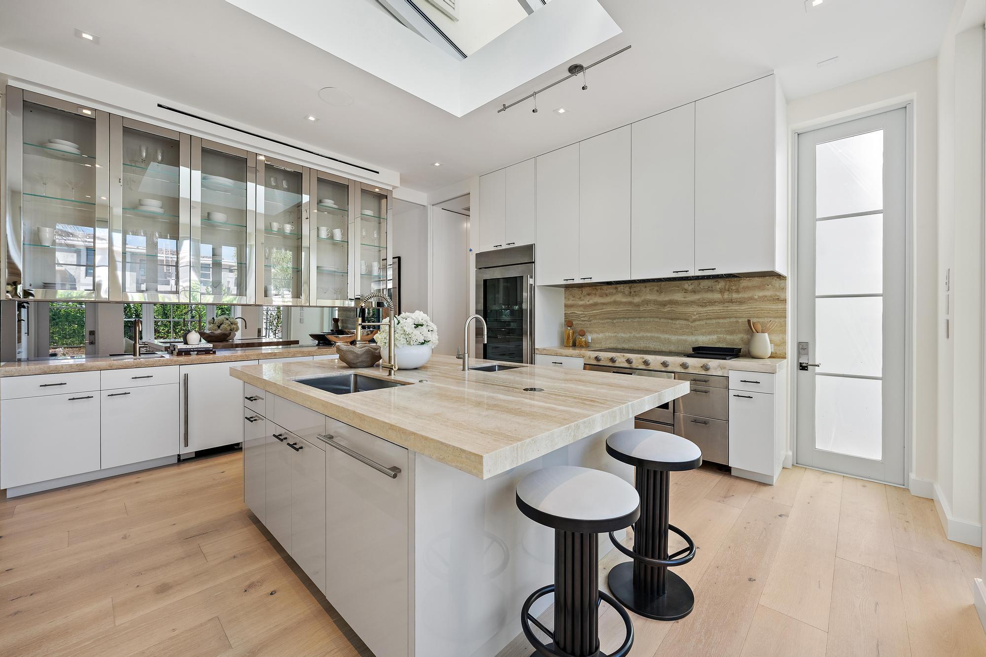 EAST SHORE - Residential