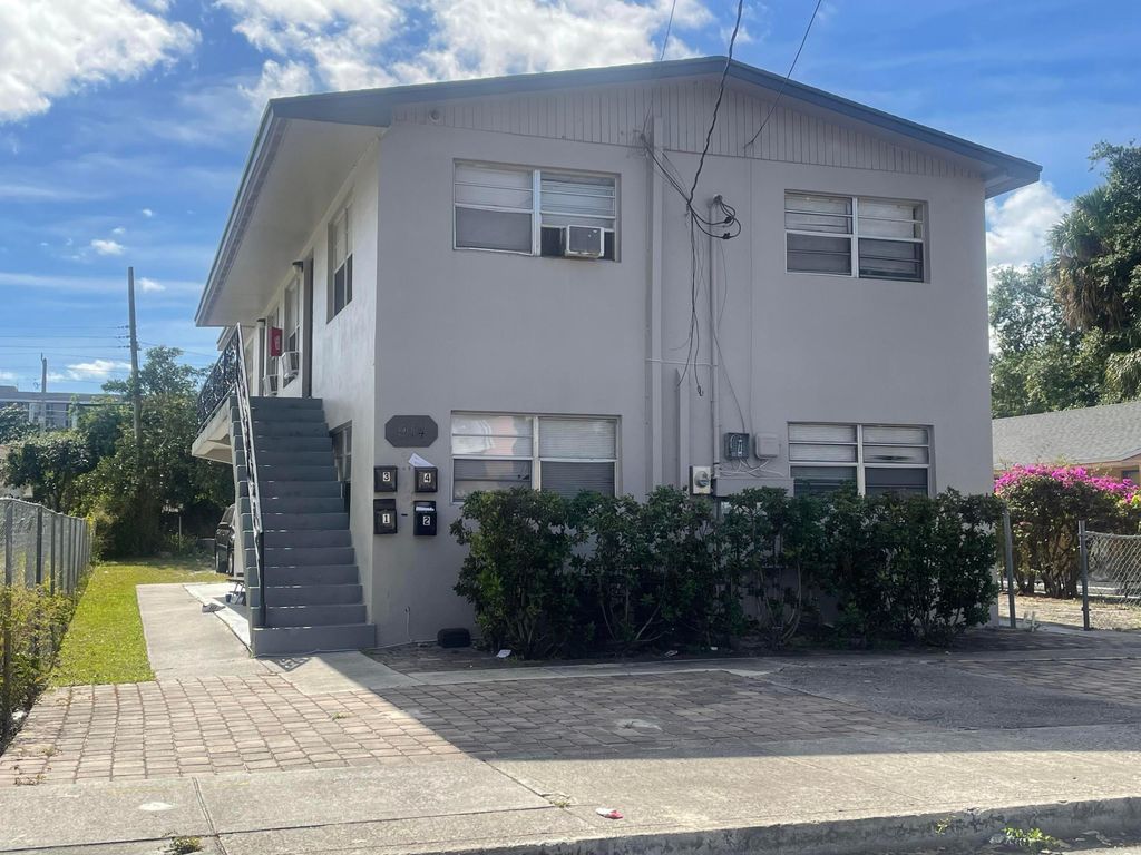 Photo of 914 4th Street #3, West Palm Beach, FL 33401 (MLS # B26014020)
