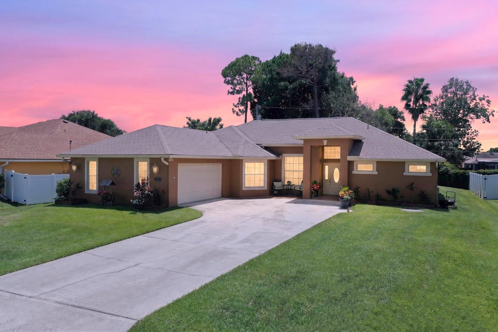 Photo of 1018 SW HALEYBERRY Avenue, Port Saint Lucie, FL 34953 (MLS # B26072425)