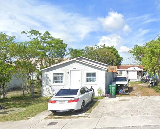 Efficiency for rent. Easy and fast approval. Convenient location. Unit is vacant and ready for the next tenant.