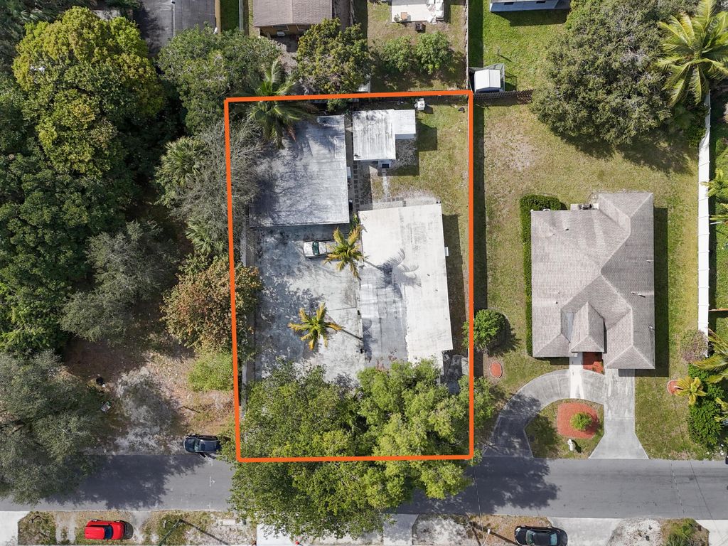 Photo of 633 NW 15th Avenue, Fort Lauderdale, FL (MLS # B26020398)