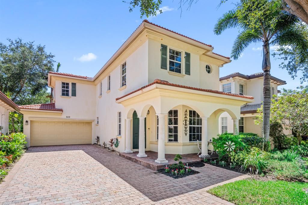 Photo of 723 Duchess Court, Palm Beach Gardens, FL 33410 (MLS # R10722853)