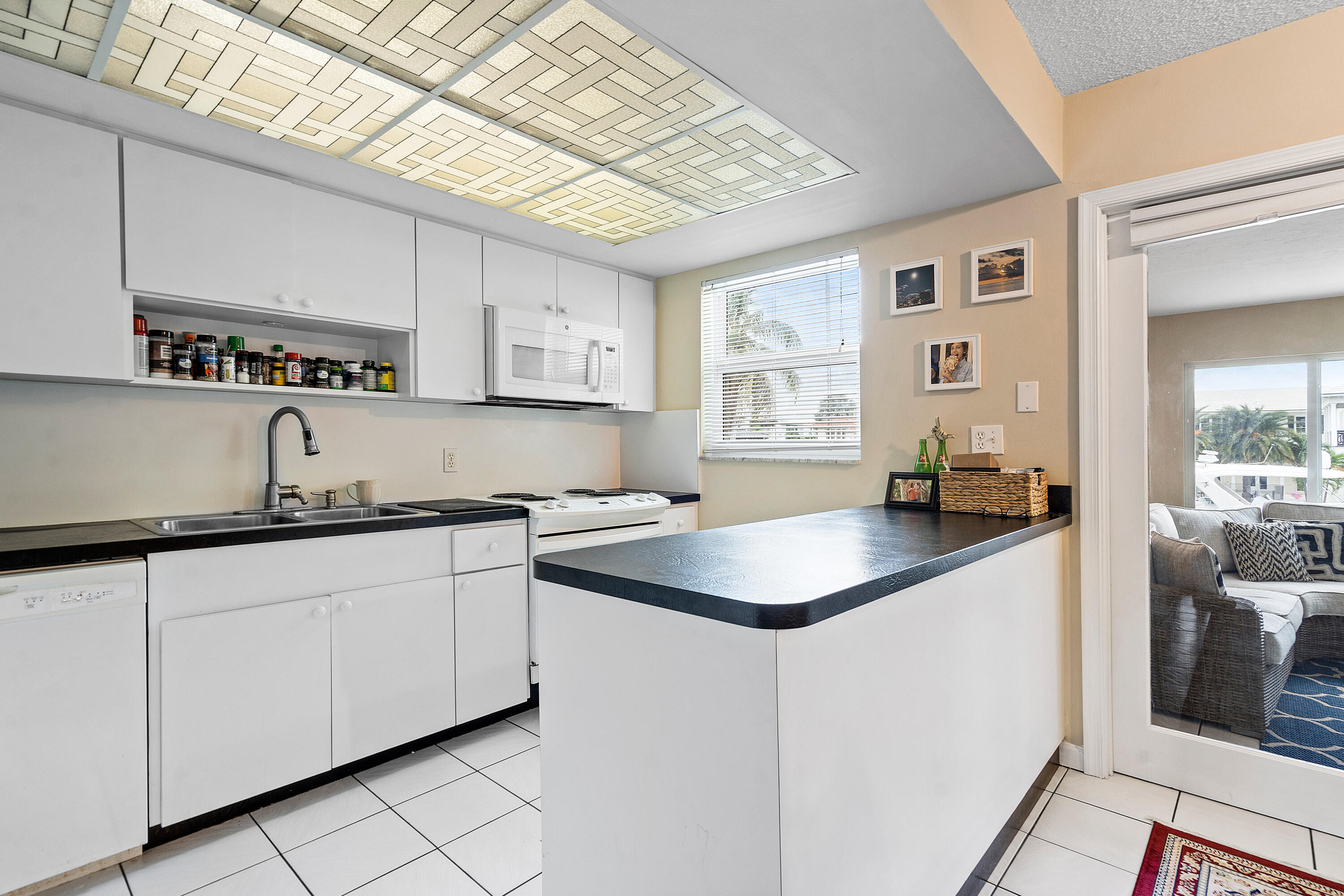 BEL LIDO ESTATES CONDO - Residential Income