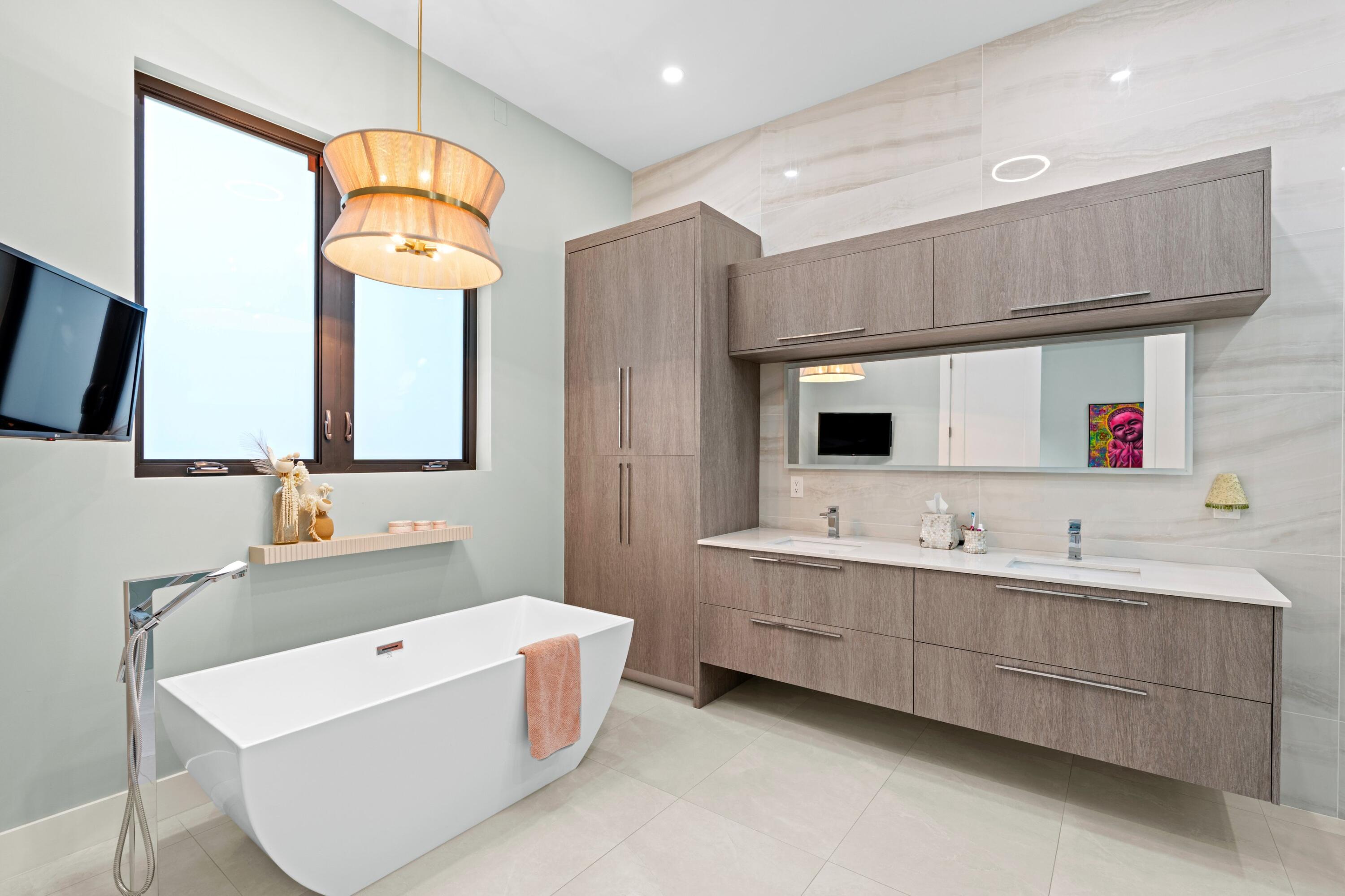 LA HACIENDA DELRAY - Residential