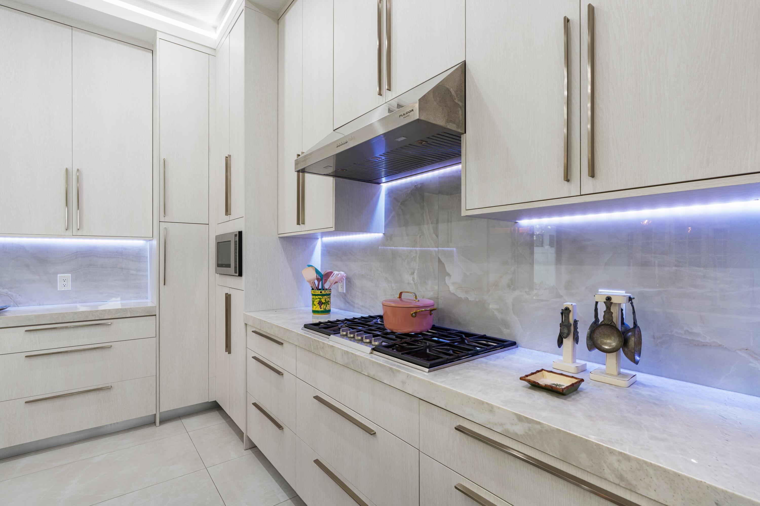 LA HACIENDA DELRAY - Residential