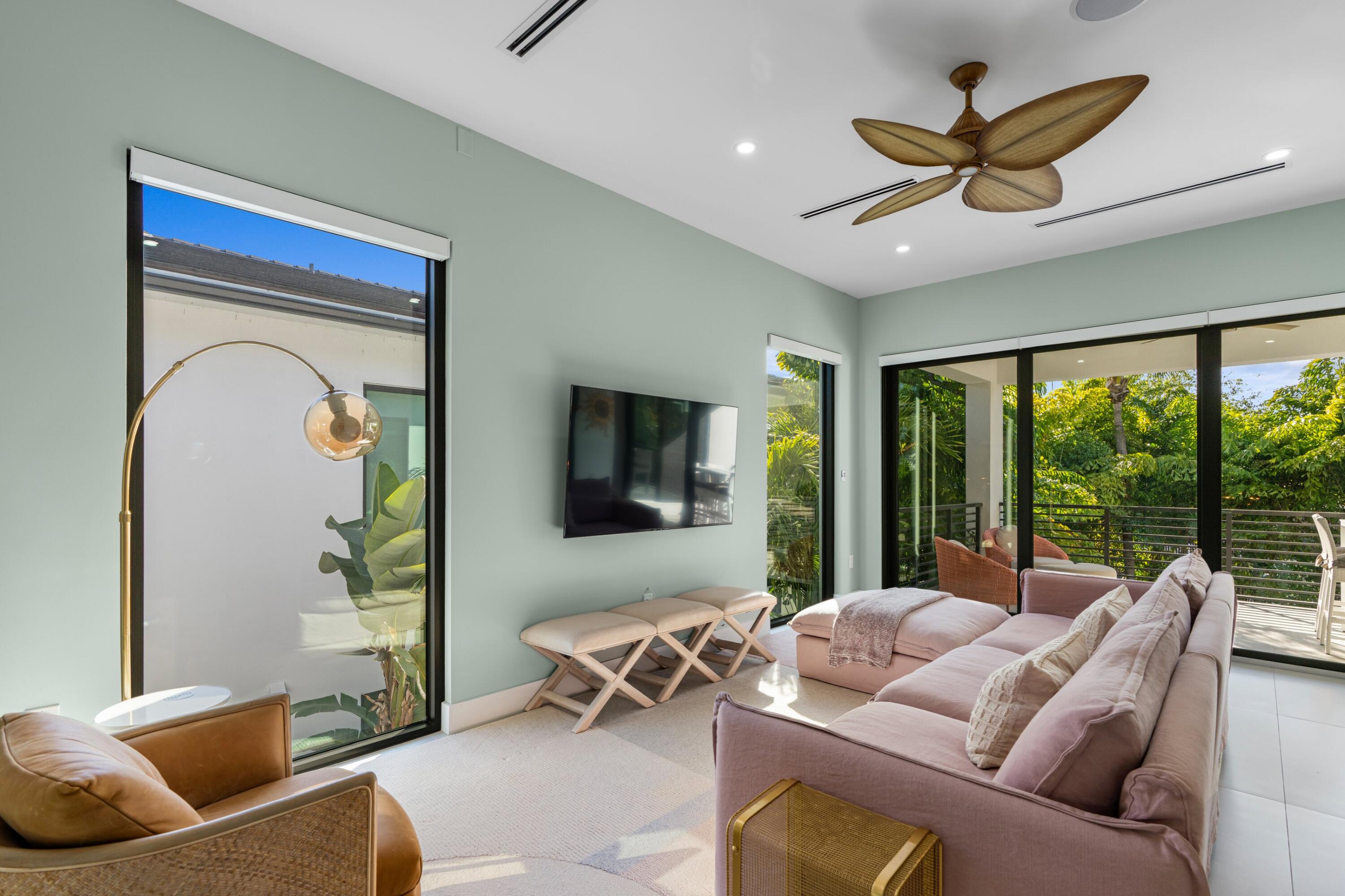 LA HACIENDA DELRAY - Residential