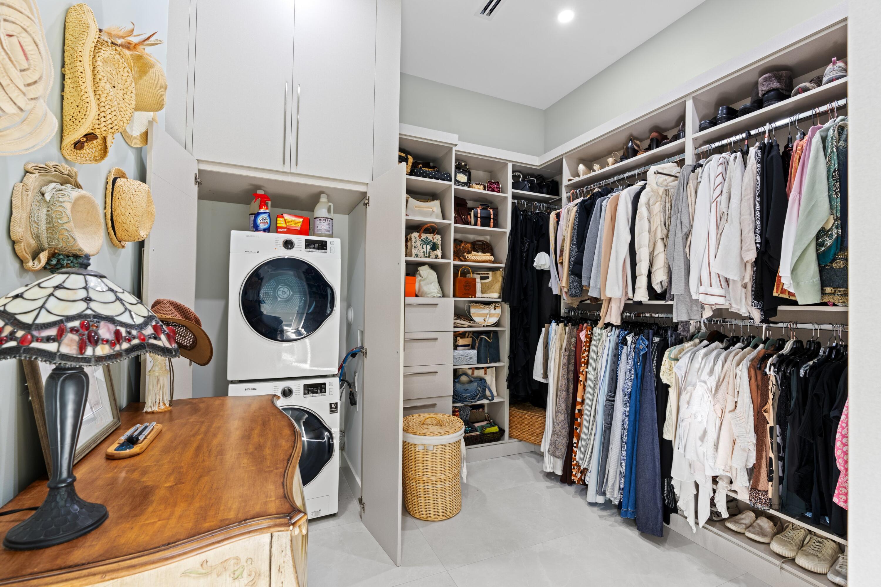 LA HACIENDA DELRAY - Residential