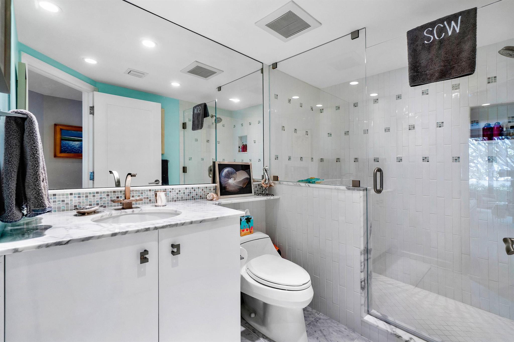 REEF CONDO - Residential