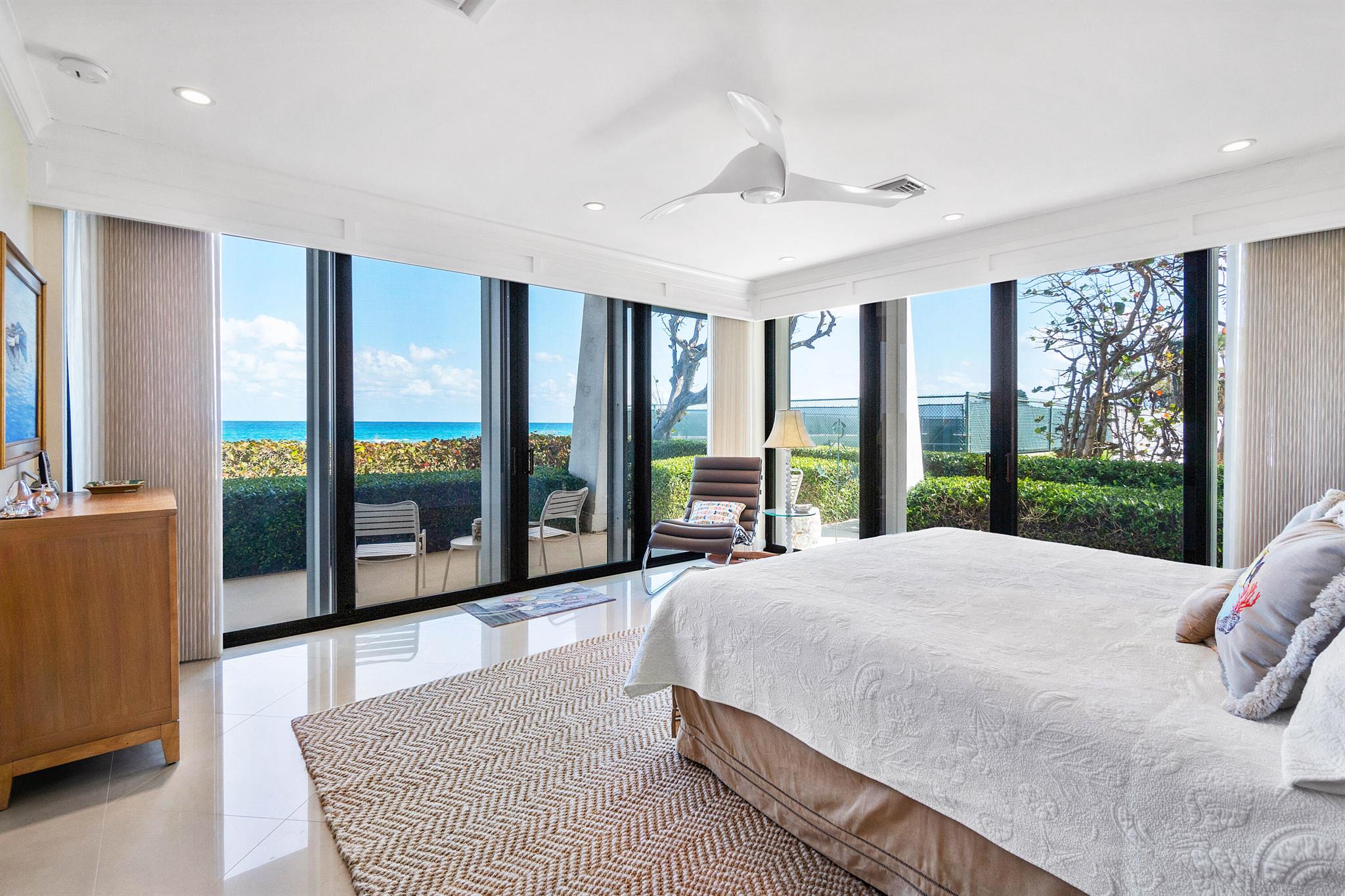 REEF CONDO - Residential