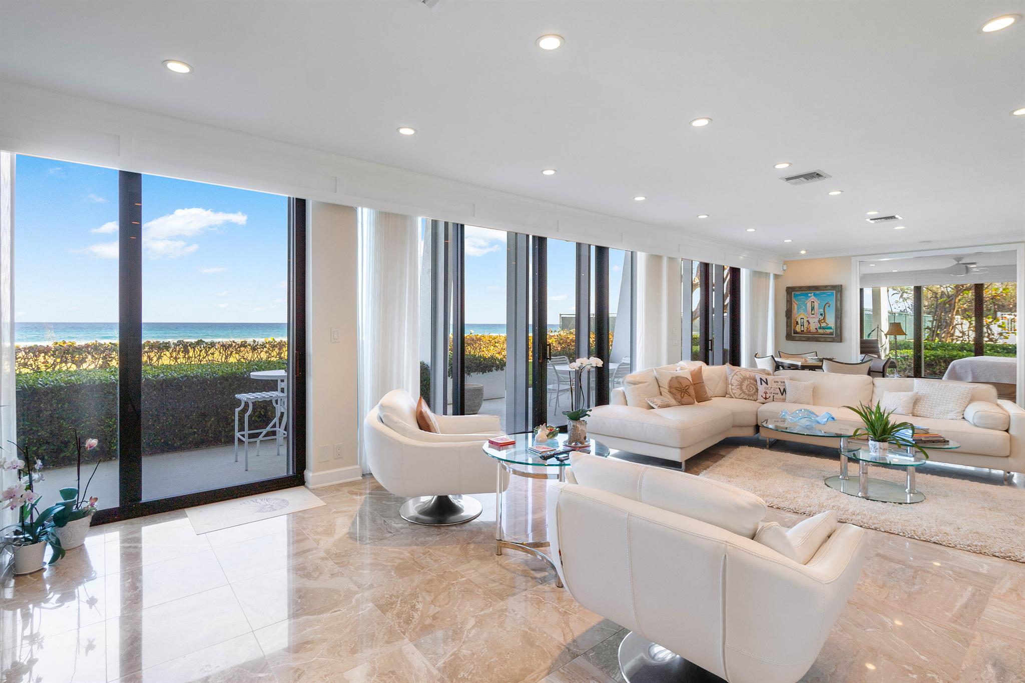 REEF CONDO - Residential