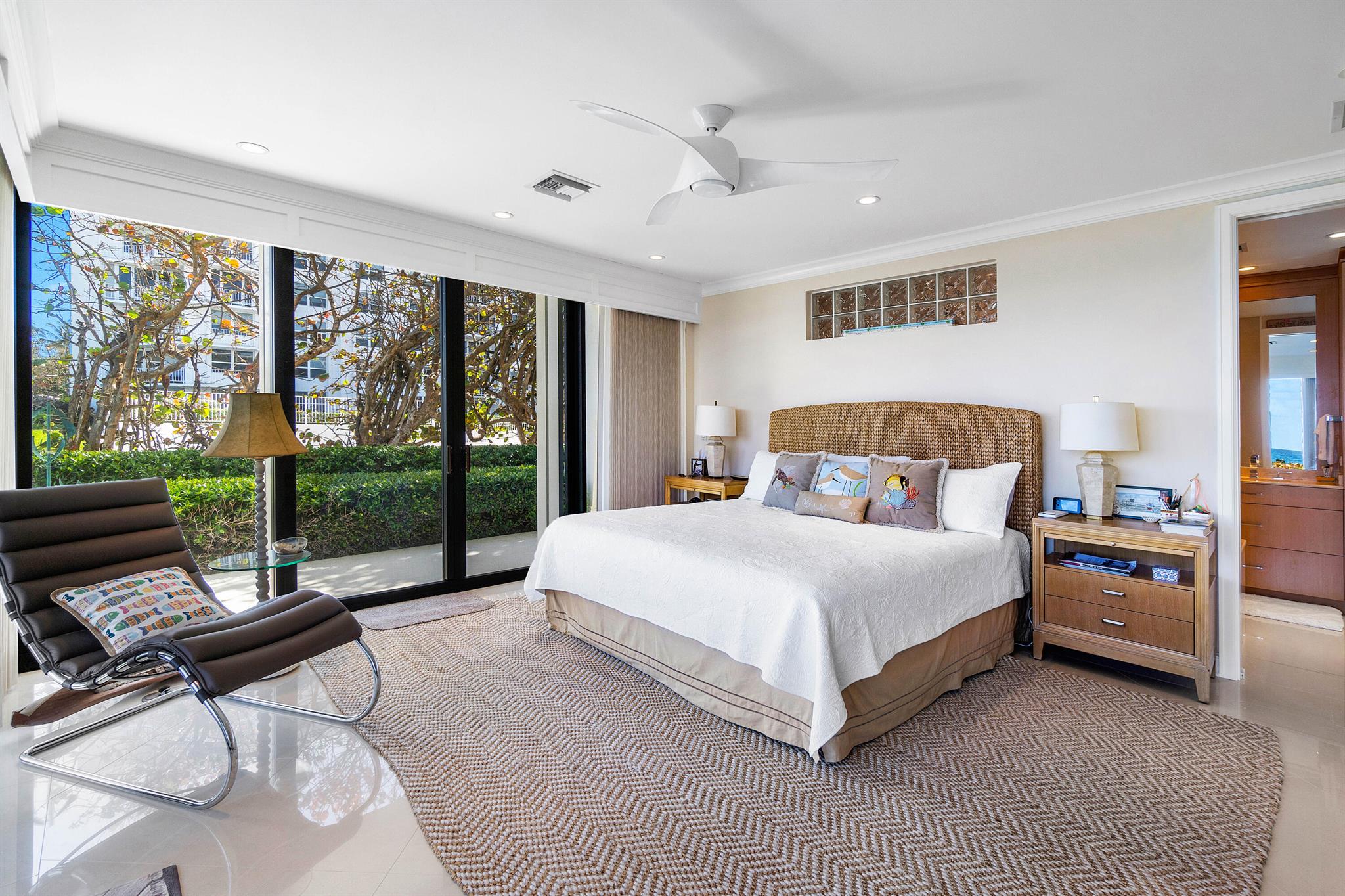 REEF CONDO - Residential