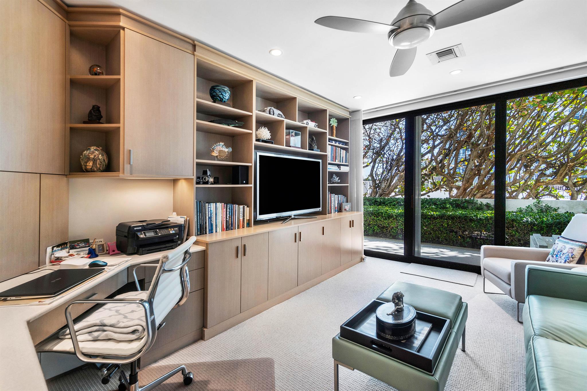 REEF CONDO - Residential