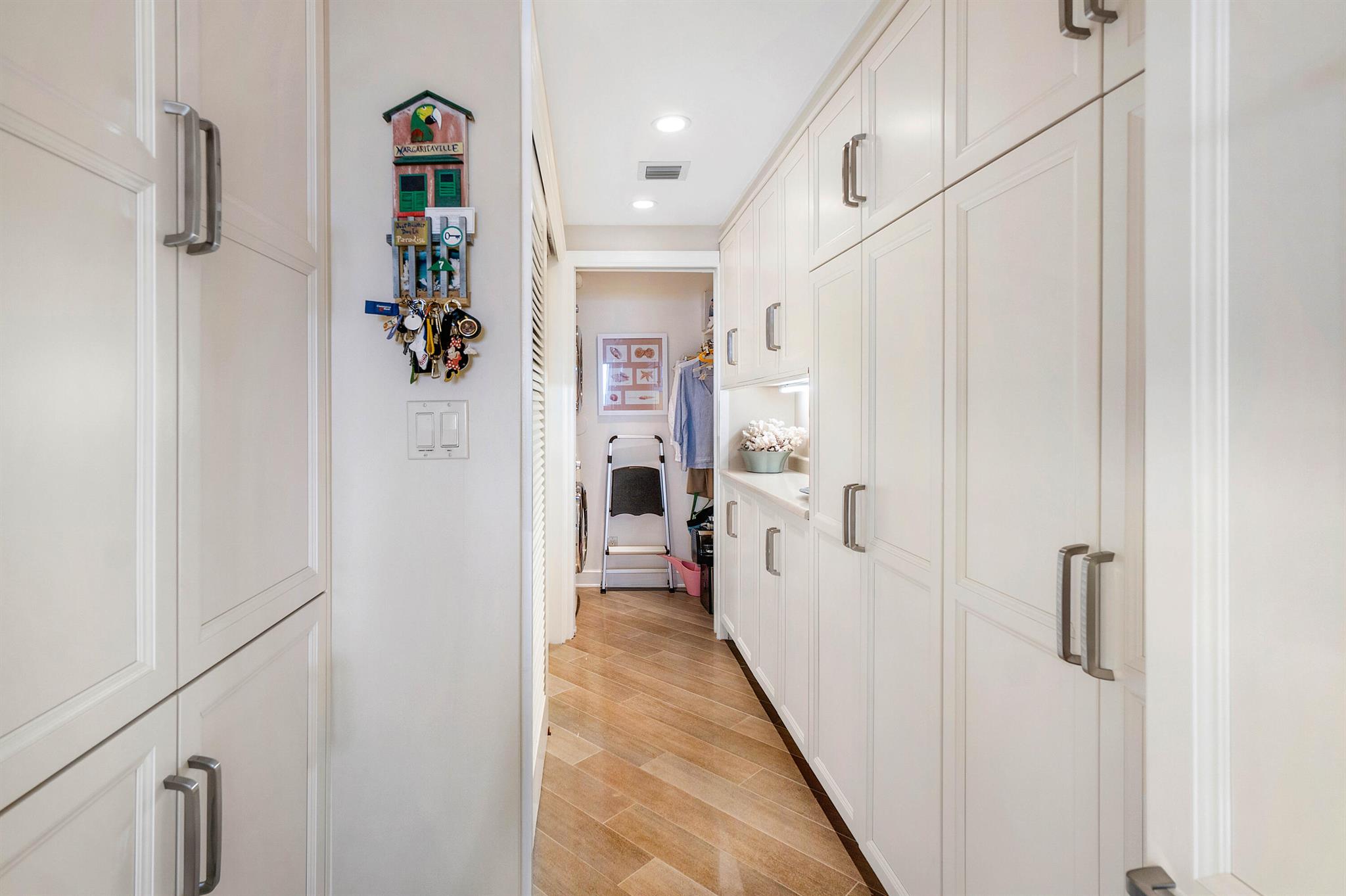 REEF CONDO - Residential