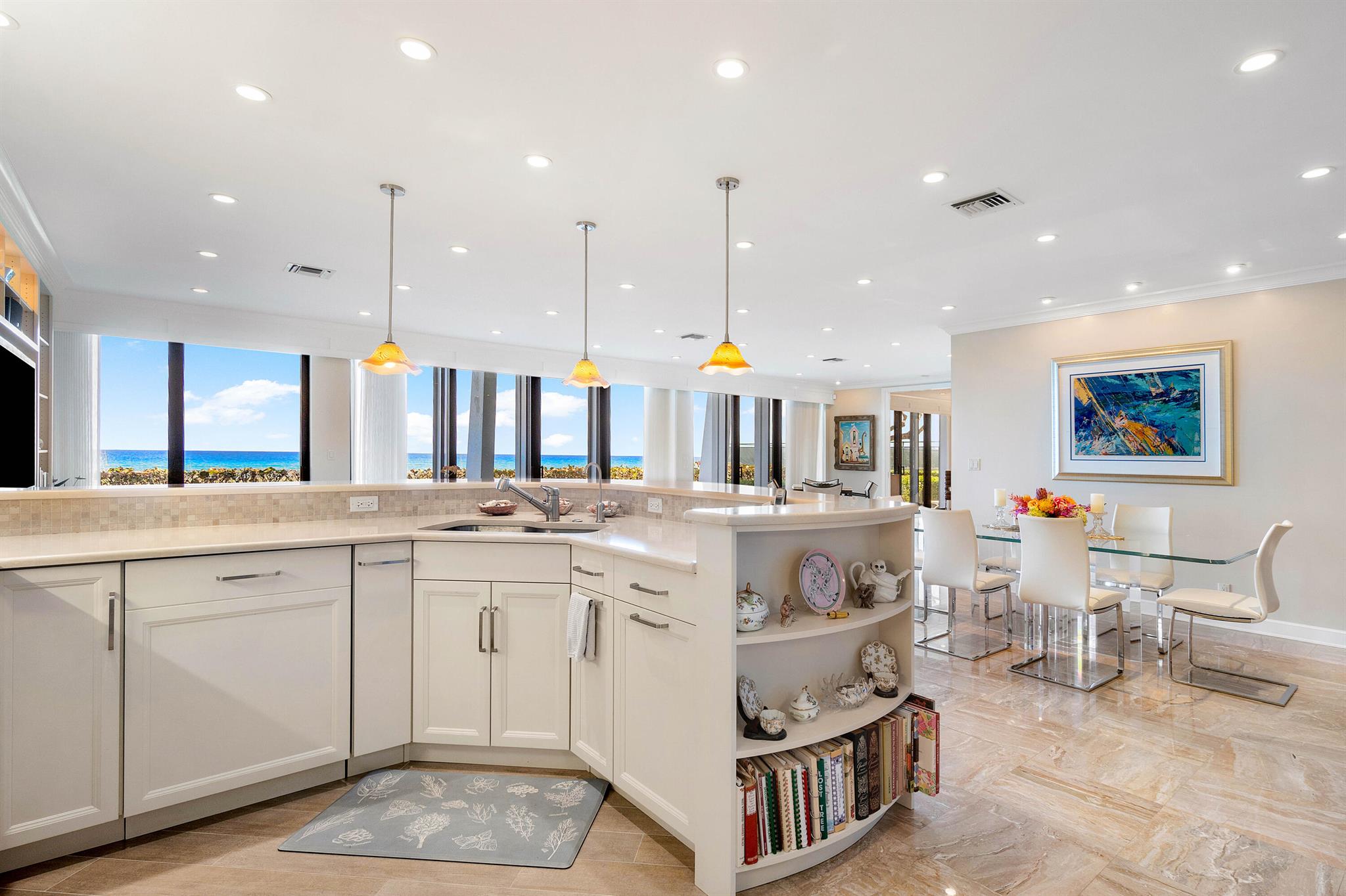 REEF CONDO - Residential