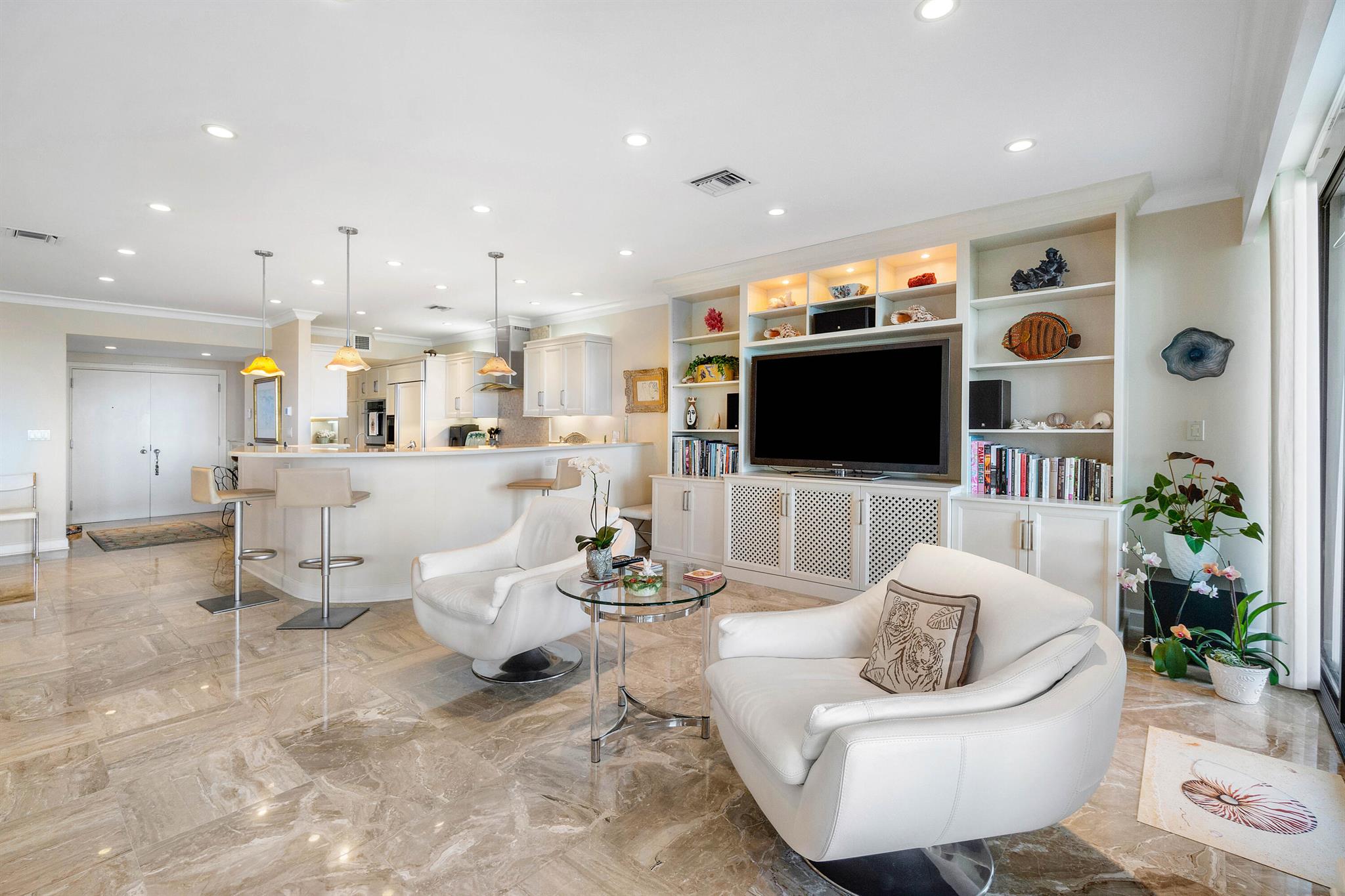 REEF CONDO - Residential