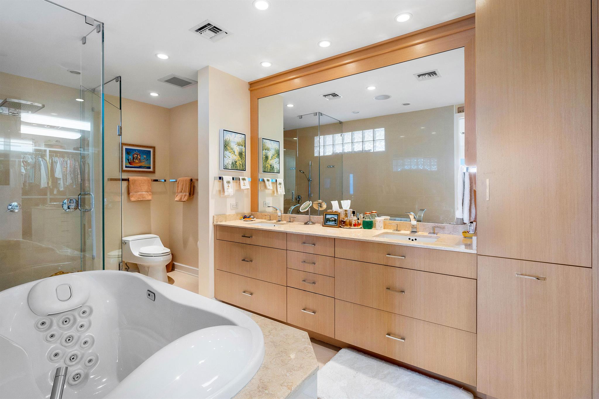 REEF CONDO - Residential