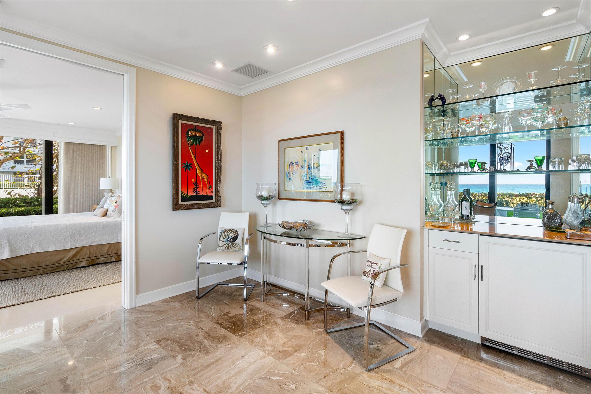 REEF CONDO - Residential