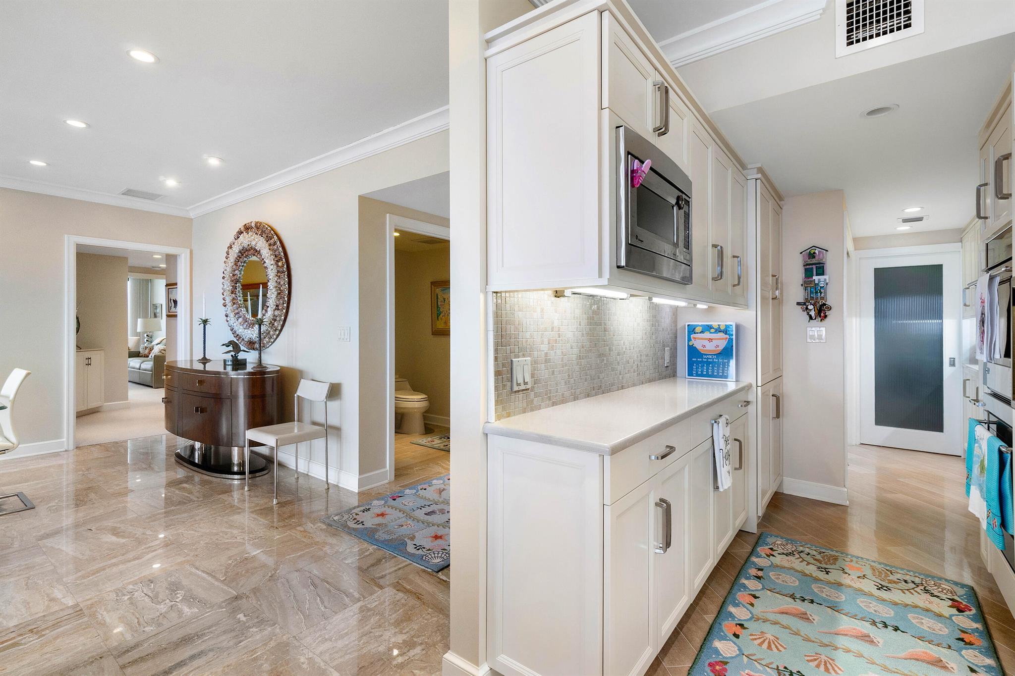 REEF CONDO - Residential