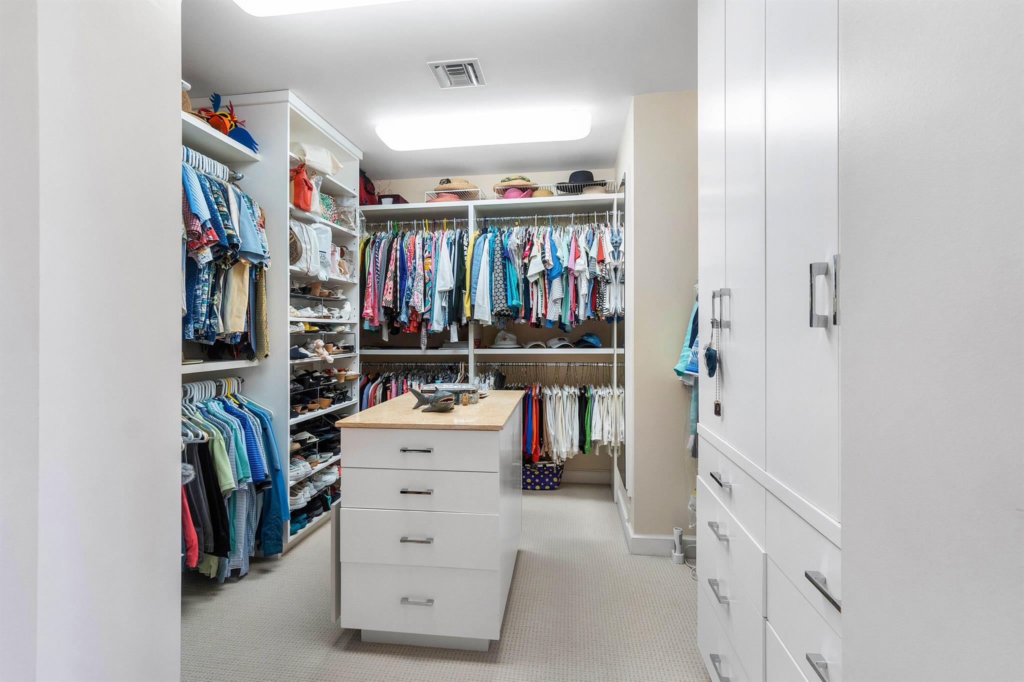 REEF CONDO - Residential