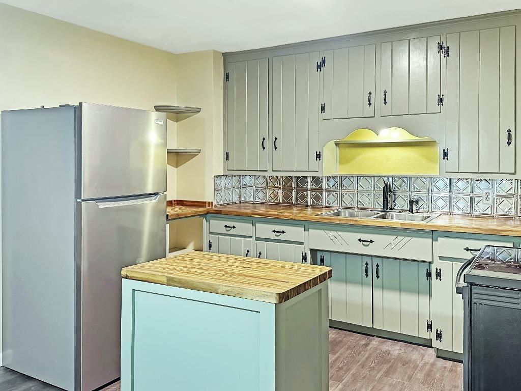 Photo of 3101 S 24th Street, Fort Pierce, FL 34982 (MLS # R11126976)