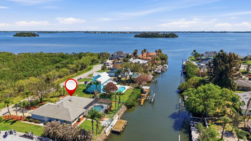 Photo of 433 SE 12th St Street SE, Vero Beach, FL 32962 (MLS # B26006684)