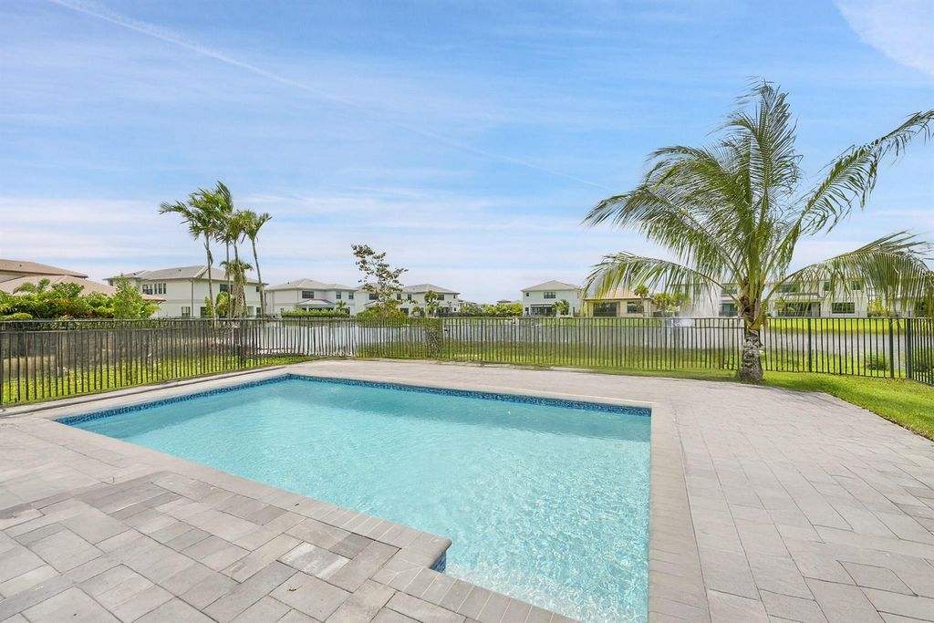 Photo of 10040 Stockrun Drive, Palm Beach Gardens, FL 33412 (MLS # R11105459)