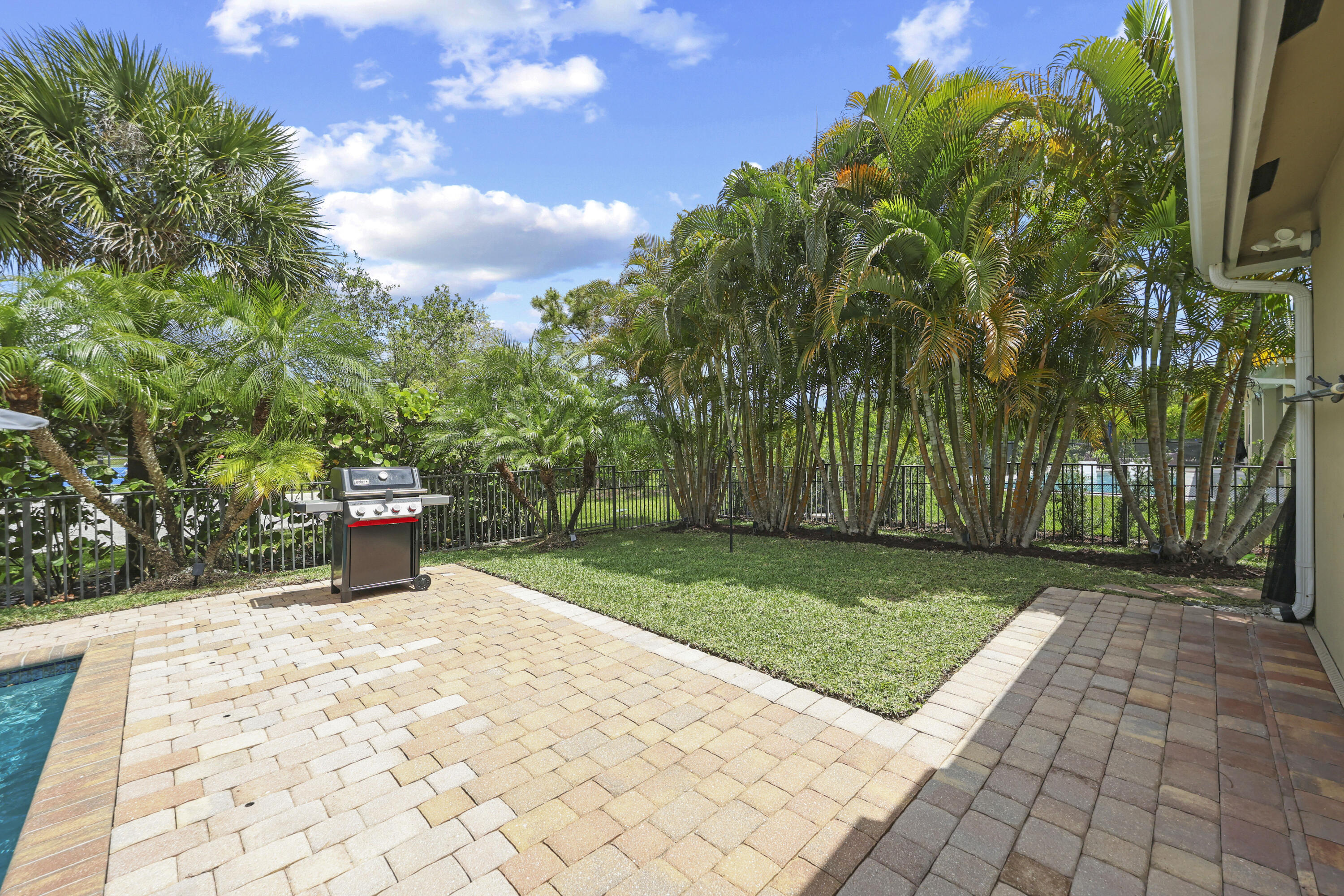 PIONEER TRAIL PUD - Residential