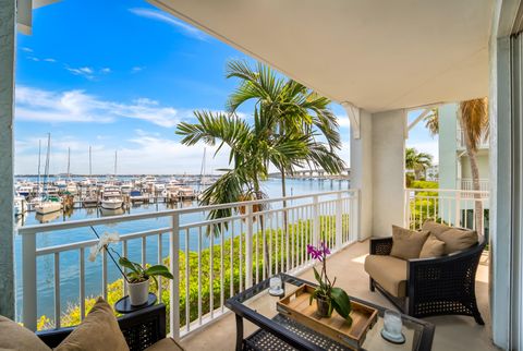 Photo of 875 NW Flagler Avenue, Stuart, FL 34994 (MLS # B26034935)