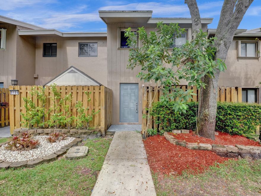 A beautiful lakefront Townhouse located in highly desirable equestrian Davie Neighborhood, Saddle Up. It is Centerally located off of University Dr and just of Griffin RD.  This turnkey home has been Fully renovated with brandnew kitchen, bathrooms, and floors. Enjoy the your privacy in you fenced-in courtyard and a large fenced in back patio facing the beautiful lake view. Coveniently located to major colleges (Nova University, Broward College and FAU) This is a must see property.