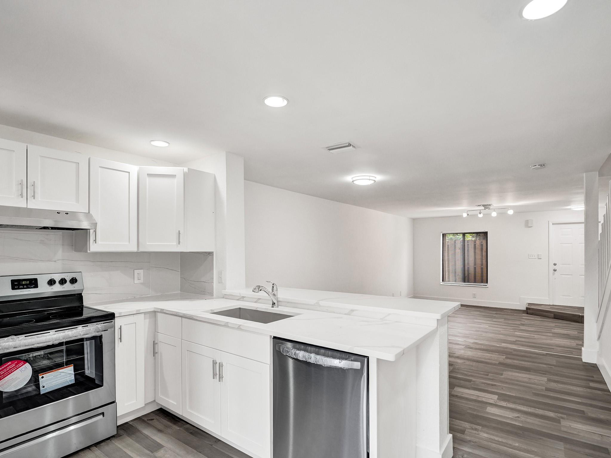 SADDLE-UP - Residential