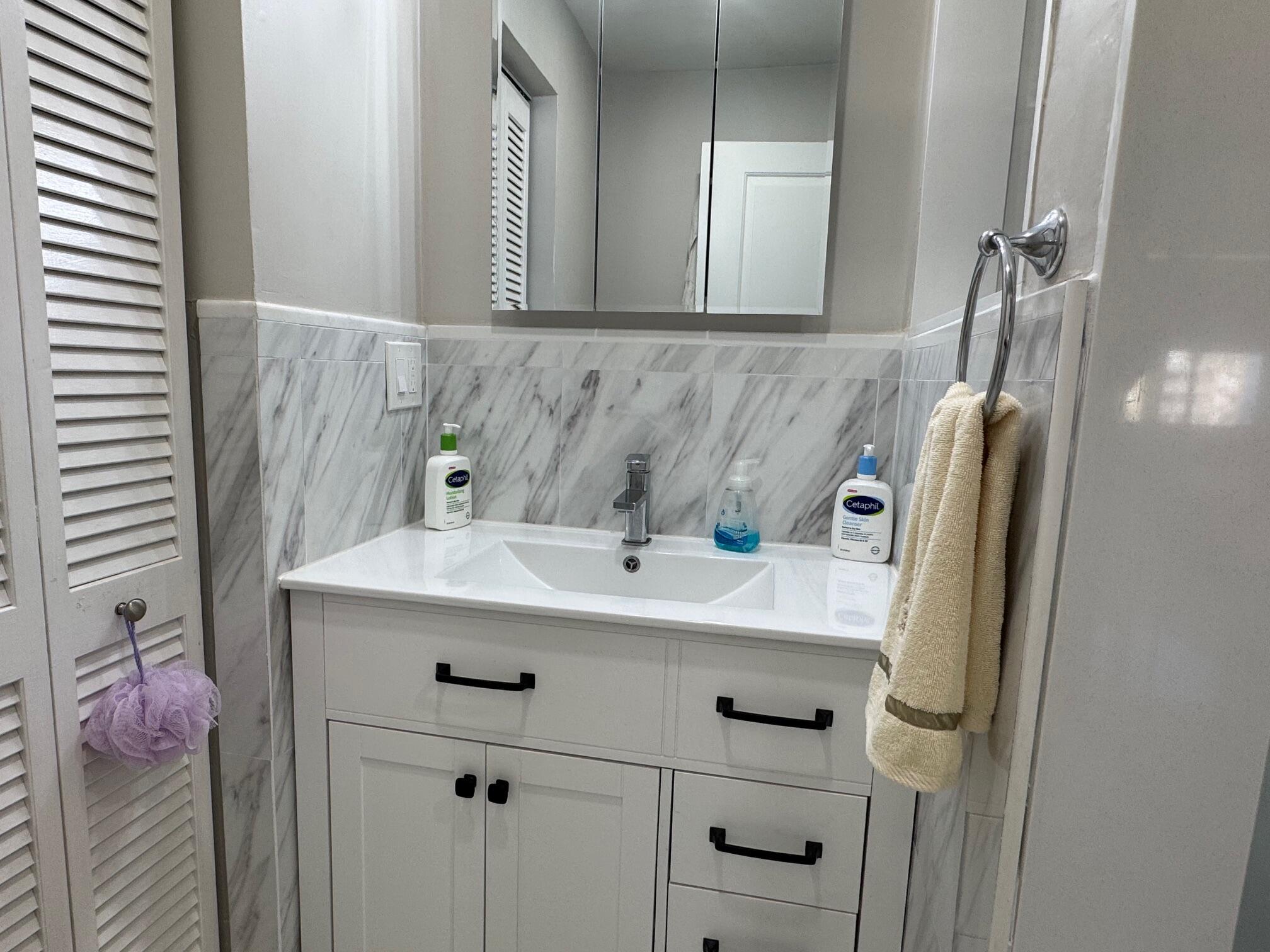 JAMAICA HOUSE - Residential Lease