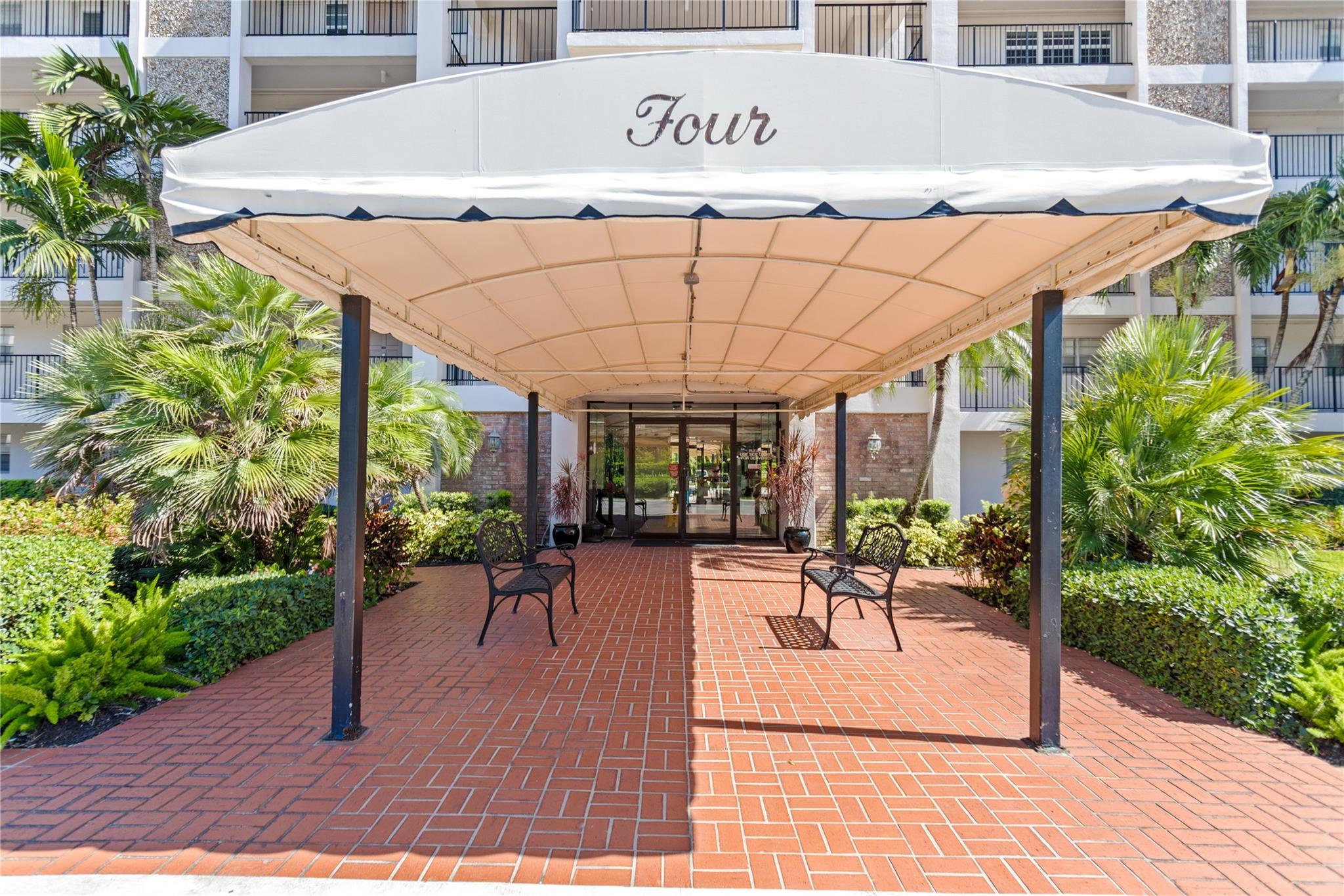 3000 N Palm Aire Dr 403
