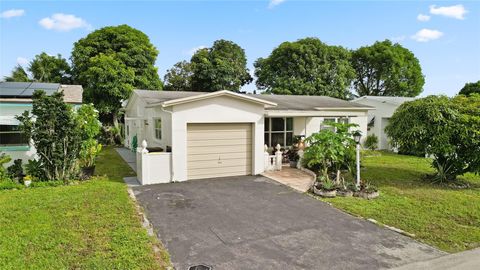 A home in Lauderdale Lakes