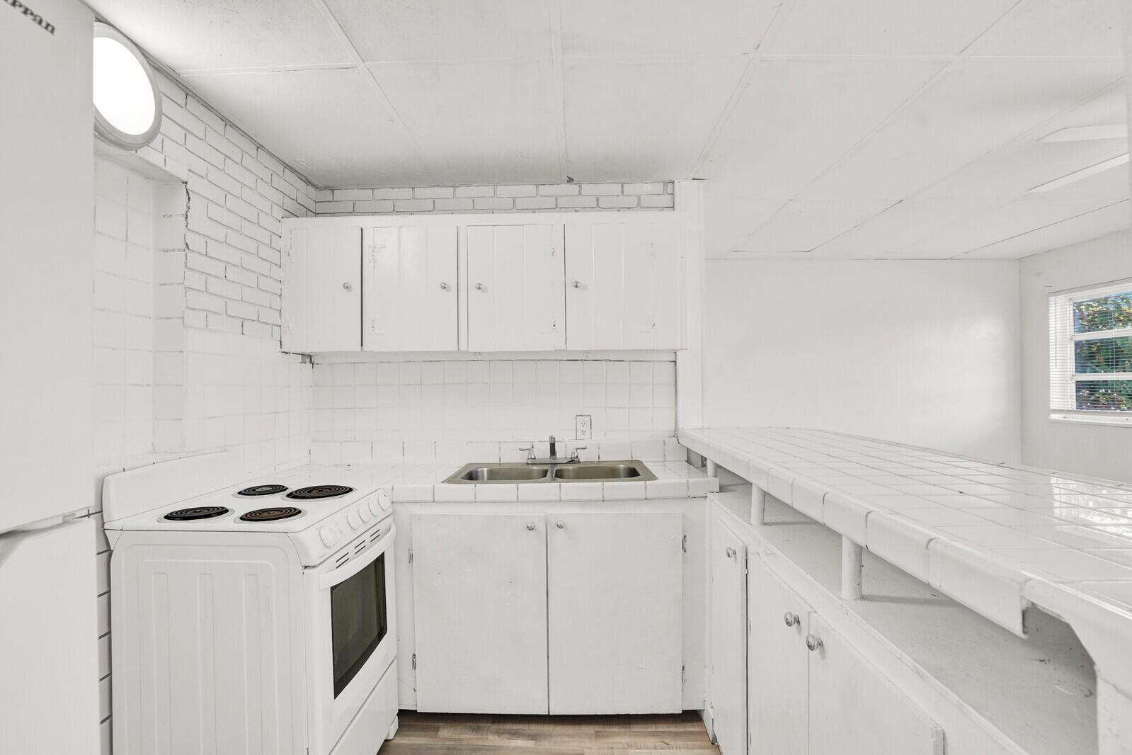 TROPICAL TERRACE - Residential Income