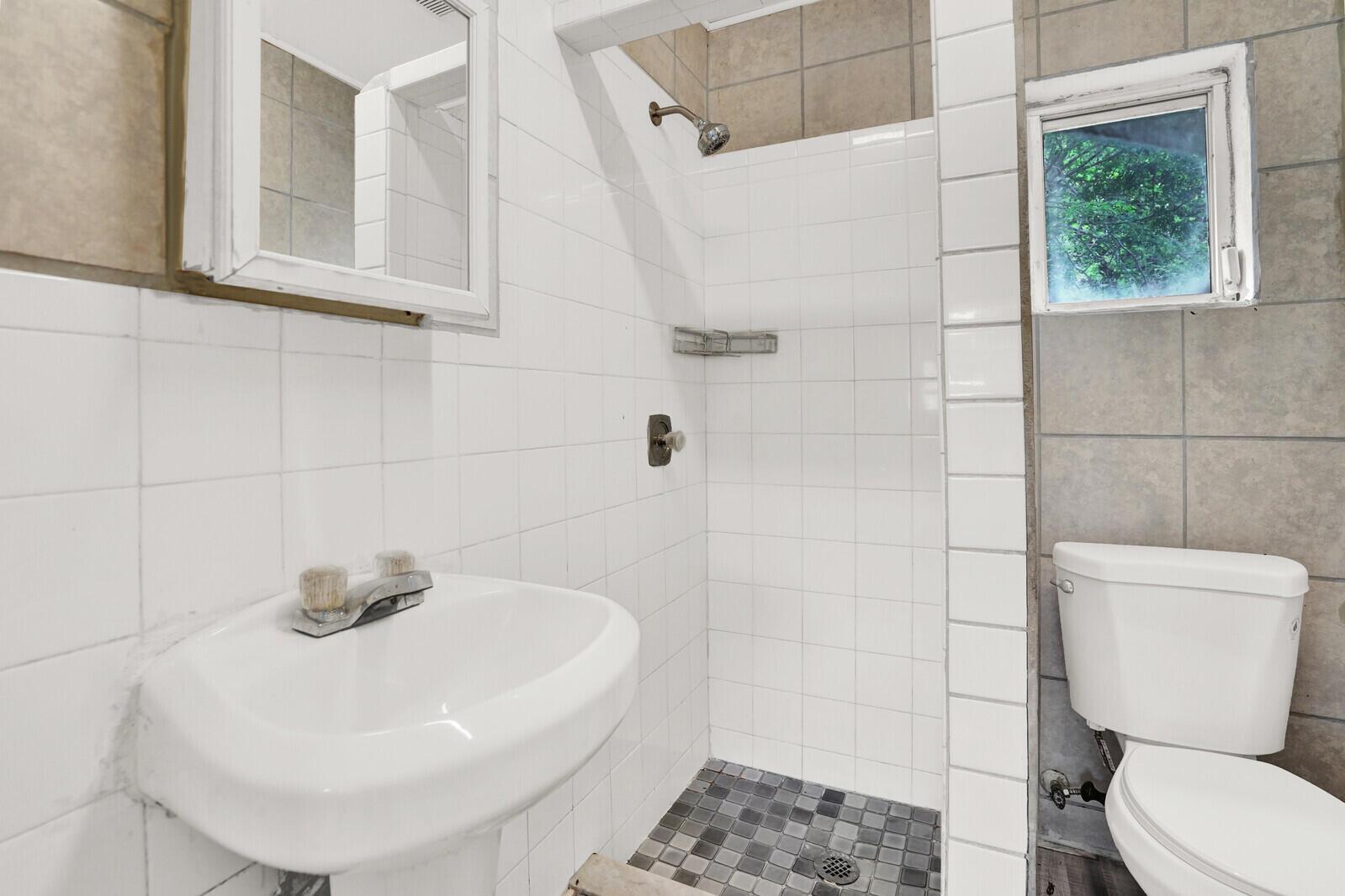 TROPICAL TERRACE - Residential Income