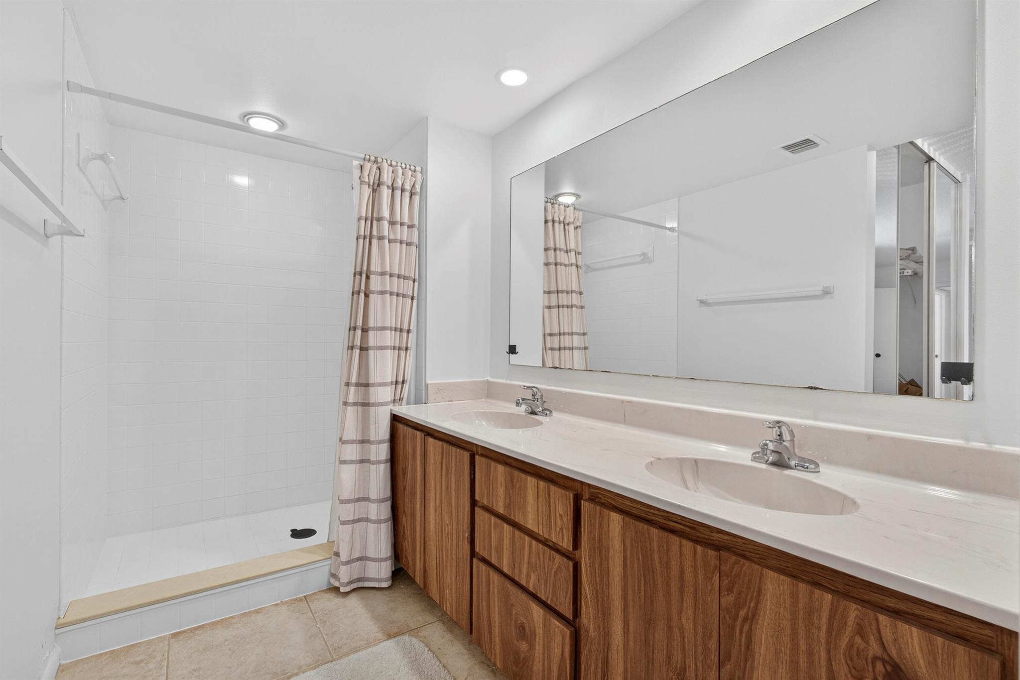 GLENWOOD TWNHS - Residential