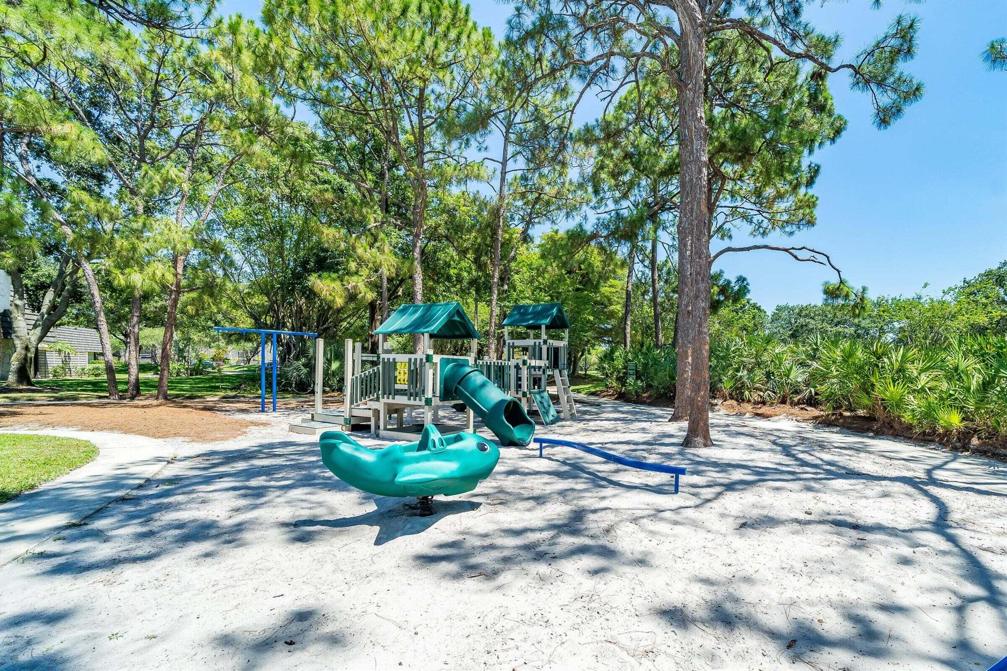 GLENWOOD TWNHS - Residential