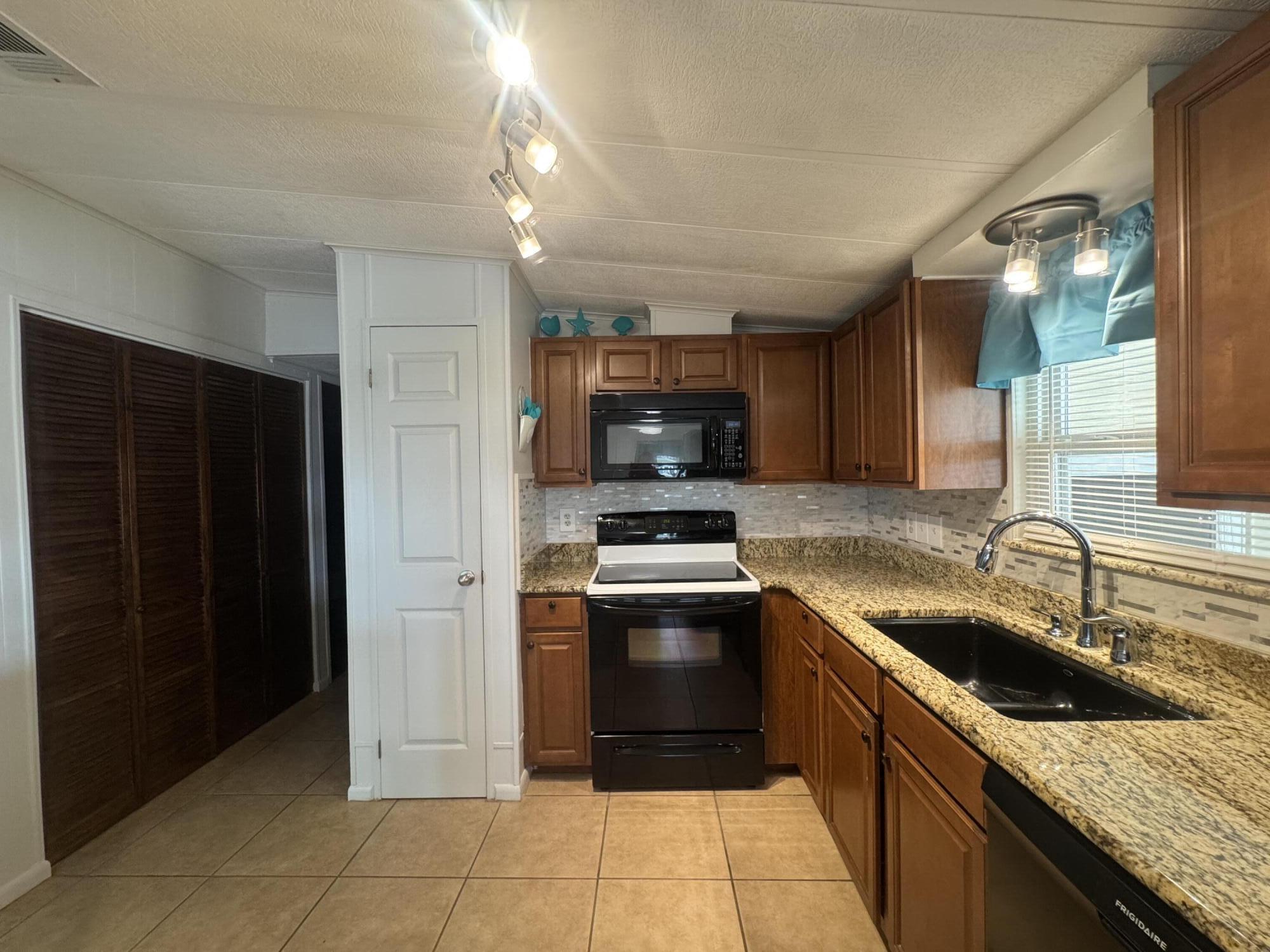 SEMINOLE COVE CONDOMINIUM - Residential