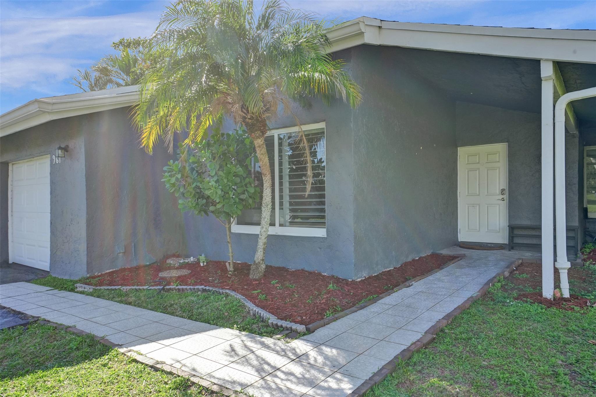 967 NW 89th Ave