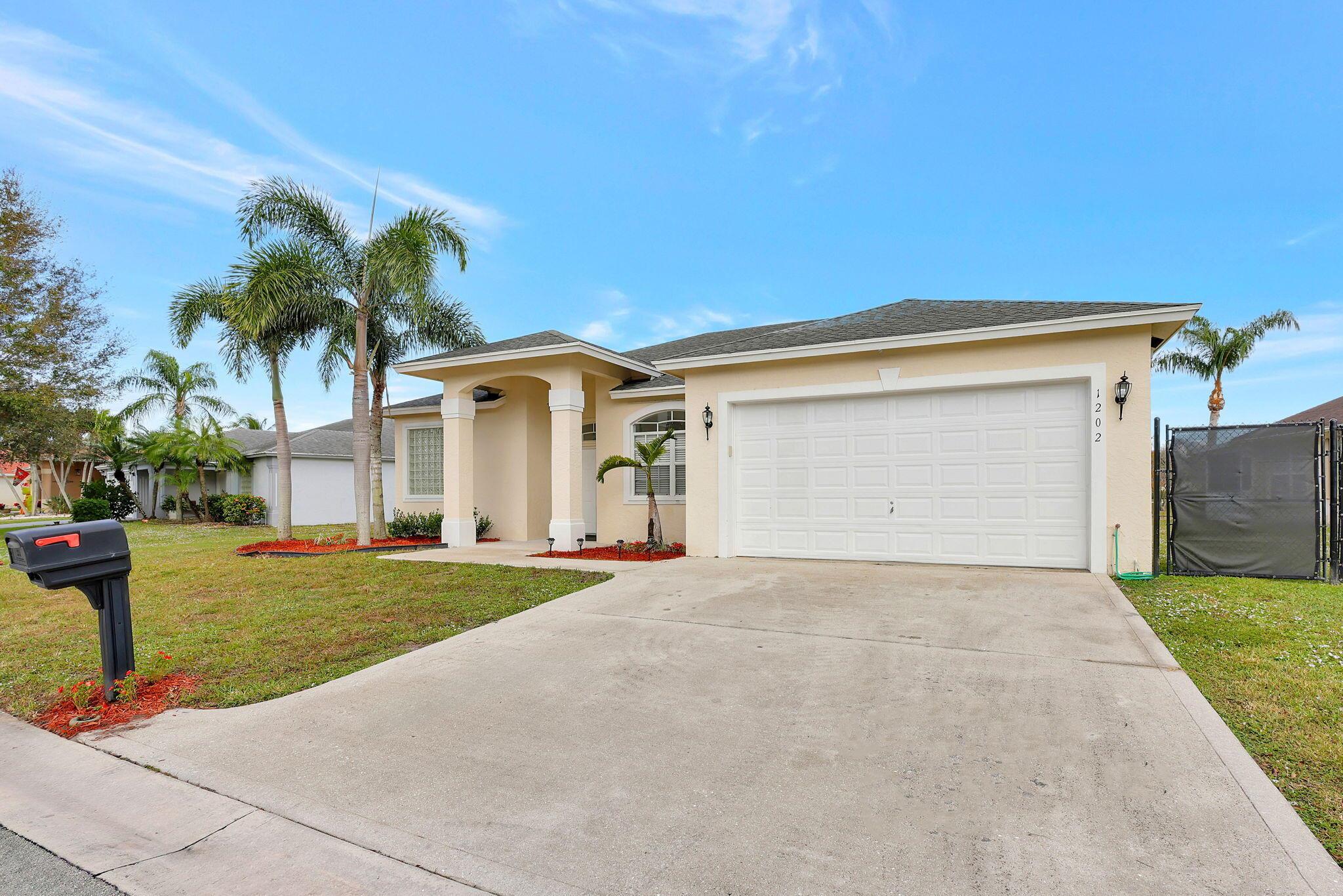 Properties 1202 Hatteras Circle