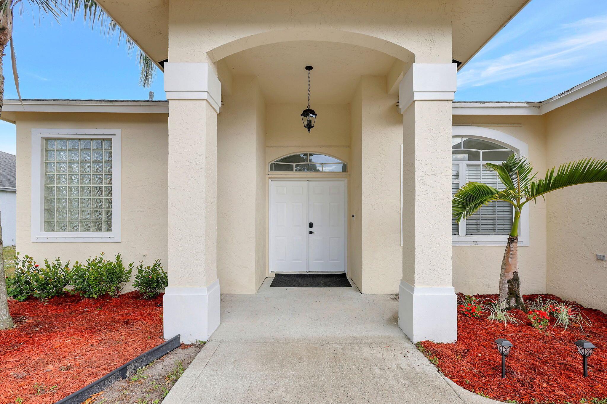 Properties 1202 Hatteras Circle