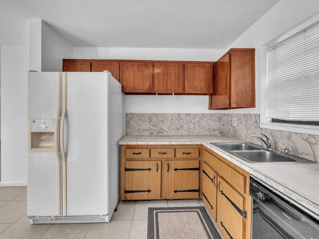 LAUDERDALE LAKES WEST GAT - Residential