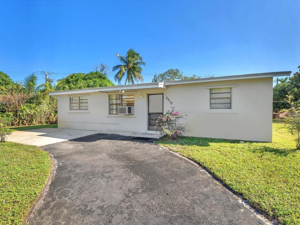 LAUDERDALE LAKES WEST GAT - Residential