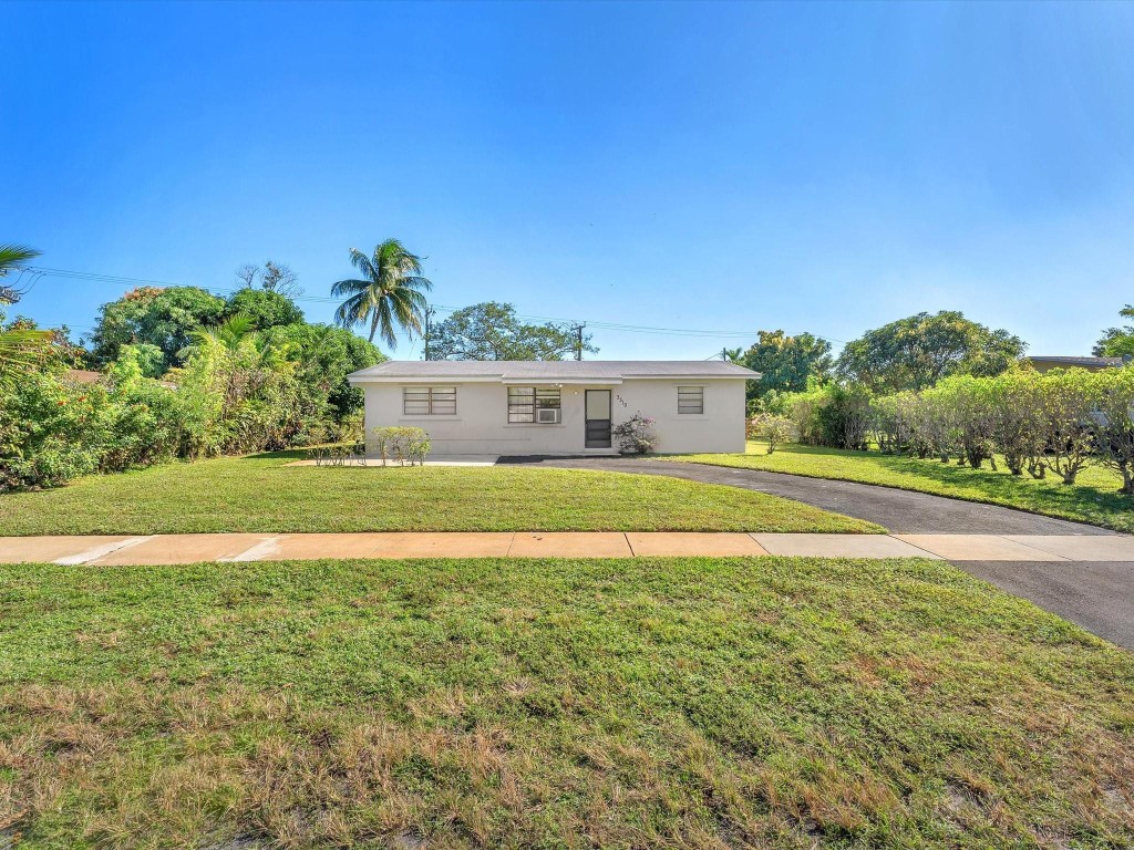 LAUDERDALE LAKES WEST GAT - Residential