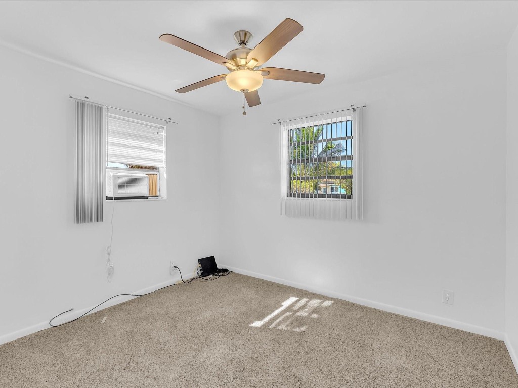 LAUDERDALE LAKES WEST GAT - Residential