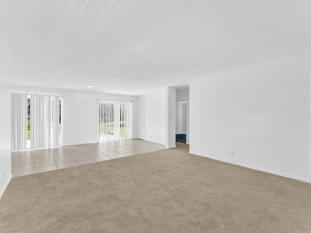 LAUDERDALE LAKES WEST GAT - Residential